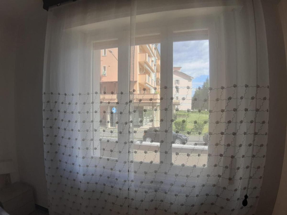 Appartamento Centrale Fino A 8 Posti Letto Pontremoli Exterior foto
